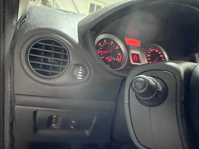 Renault - clio estate - 1.2 tce corporate - 61-zl-dt - afbeelding 5 van  20