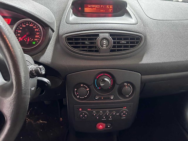 Renault - clio estate - 1.2 tce corporate - 61-zl-dt - afbeelding 6 van  20