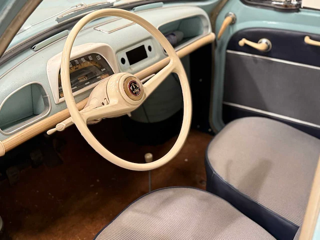 Renault - dauphine - oldtimer - 1958 - afbeelding 11 van  40