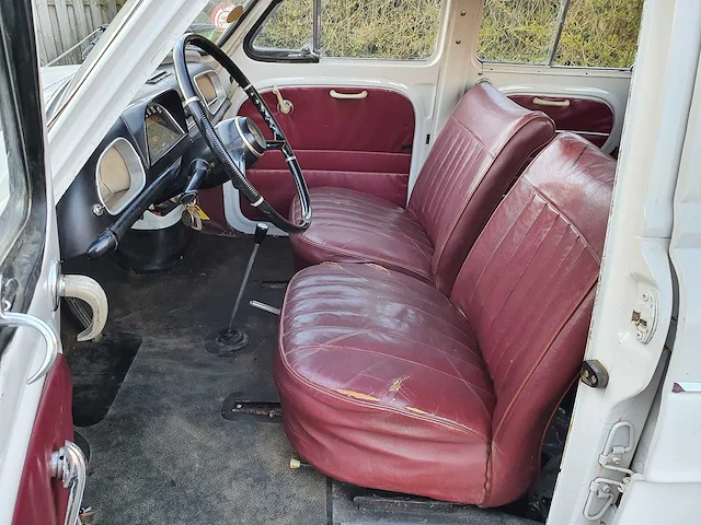 Renault - gordini - dauphine - oldtimer - afbeelding 13 van  22