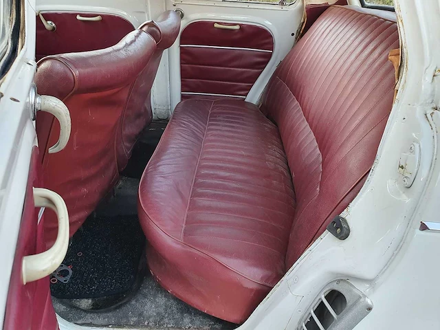 Renault - gordini - dauphine - oldtimer - afbeelding 20 van  22