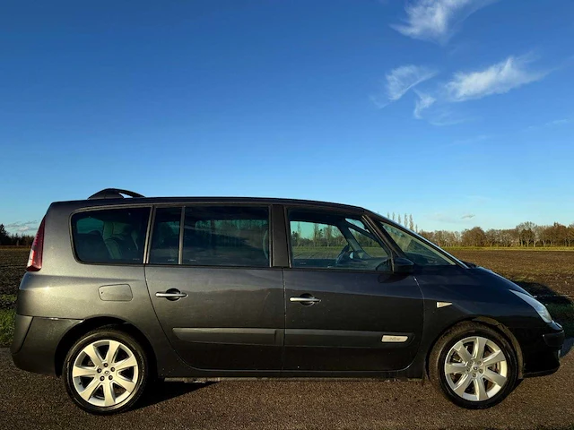 Renault - grand espace - 7 persoons - 2.0 dci dynamique - 16-tnt-9 - 2009 - afbeelding 15 van  18