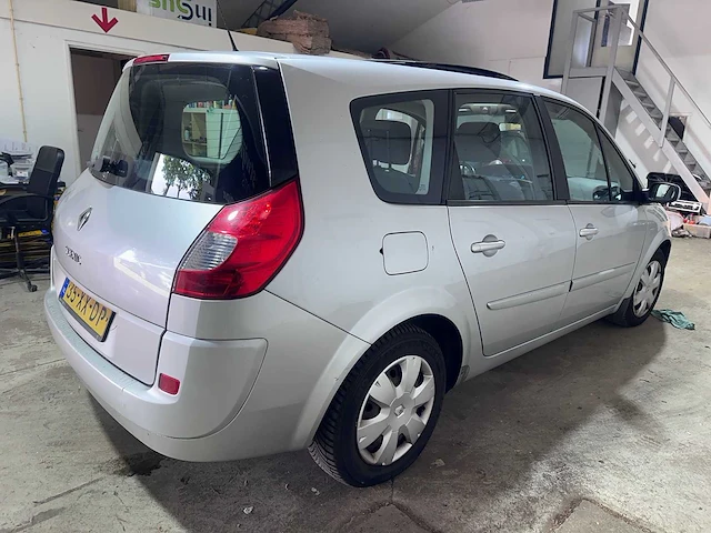 Renault - grand scénic - 2.0-16v business l. - 35-xx-dp - afbeelding 13 van  17