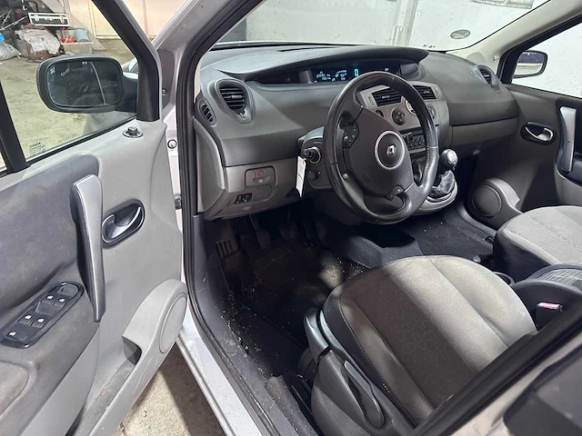 Renault - grand scénic - 2.0-16v business l. - 35-xx-dp - afbeelding 16 van  17