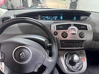 Renault - grand scénic - 2.0-16v business l. - 35-xx-dp - afbeelding 17 van  17