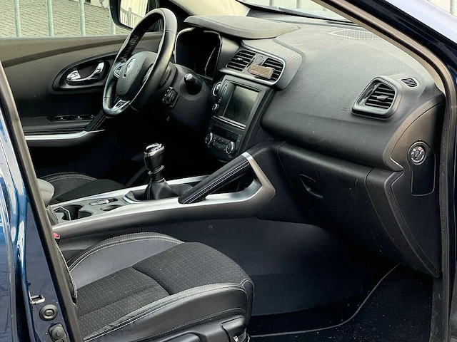 Renault - kadjar - 1.2 tce zen - rk-552-p - 2017 - afbeelding 8 van  17