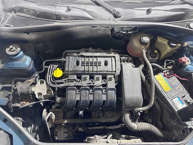 Renault - kangoo - 1.2-16v privilège - 89-lz-sk - afbeelding 13 van  22