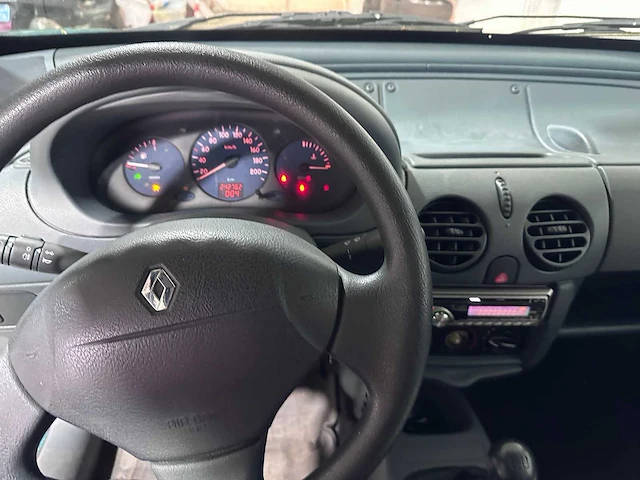 Renault - kangoo - 1.4 rte - 29-hf-xx - afbeelding 2 van  17