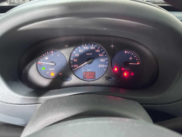 Renault - kangoo - 1.4 rte - 29-hf-xx - afbeelding 3 van  17