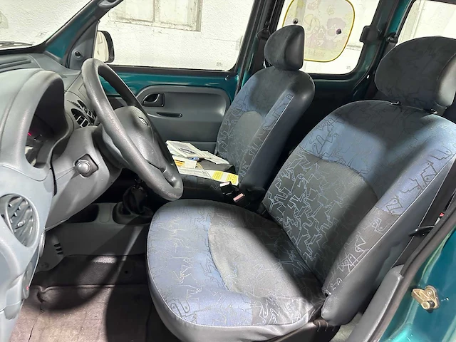 Renault - kangoo - 1.4 rte - 29-hf-xx - afbeelding 4 van  17