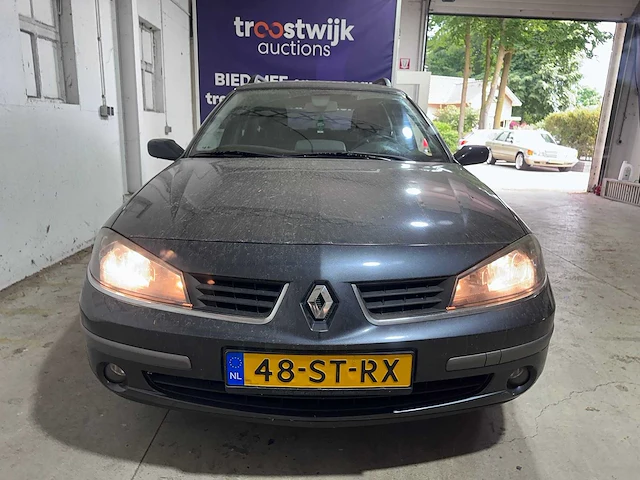 Renault - laguna grand tour - 2.0-16v dynamique - 48-st-rx - afbeelding 21 van  22