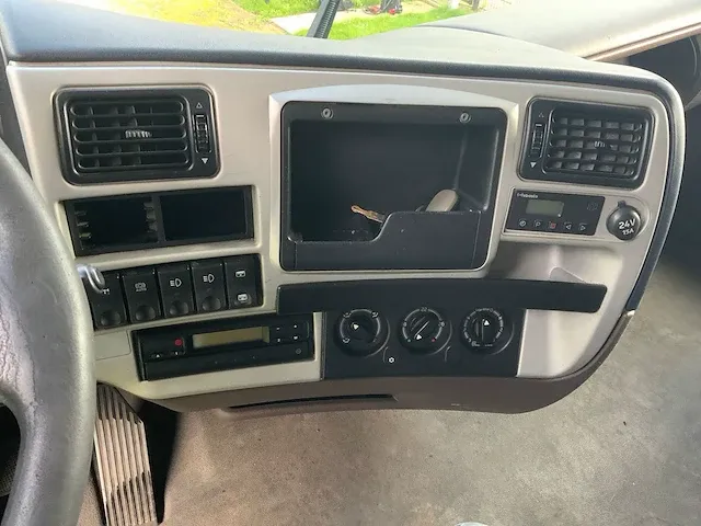 Renault - magnum 440dxi ae - vrachtwagen - afbeelding 9 van  24