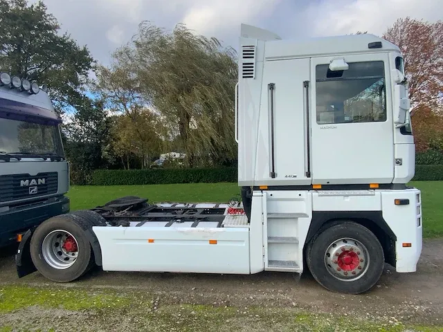 Renault - magnum 440dxi ae - vrachtwagen - afbeelding 21 van  24