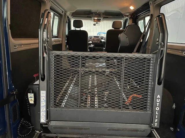 Renault - master - rolstoel bus - lift - automaat - bedrijfswagen - 2014 - afbeelding 18 van  32
