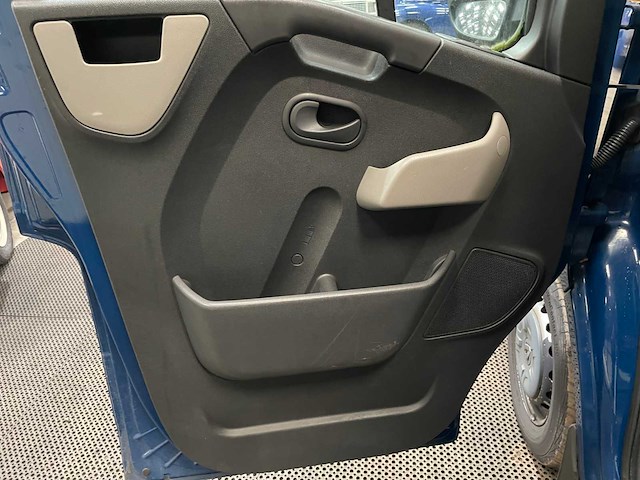 Renault - master - rolstoel bus - lift - automaat - bedrijfswagen - 2014 - afbeelding 21 van  32