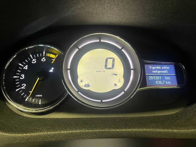 Renault - mégane coupé - 1.6 business sport - 84-jkv-1 - afbeelding 4 van  21