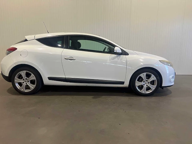 Renault - mégane coupé - 1.6 business sport - 84-jkv-1 - afbeelding 18 van  21