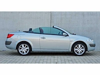 Renault - mégane coupé-cabriolet - 1.6-16v priv.luxe - 2005 - afbeelding 16 van  21