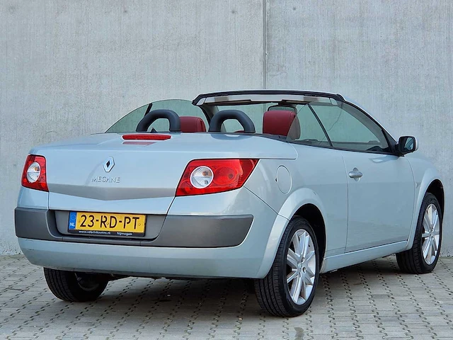 Renault - mégane coupé-cabriolet - 1.6-16v priv.luxe - 2005 - afbeelding 17 van  21