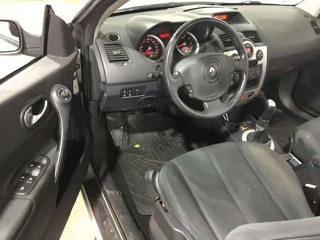 Renault - mégane coupé-cabriolet - 1.6-16v priv.luxe - 82-pb-tb - afbeelding 13 van  22