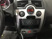 Renault - mégane coupé-cabriolet - 1.6-16v priv.luxe - 82-pb-tb - afbeelding 17 van  22