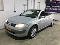 Renault - mégane coupé-cabriolet - 1.6-16v priv.luxe - 82-pb-tb