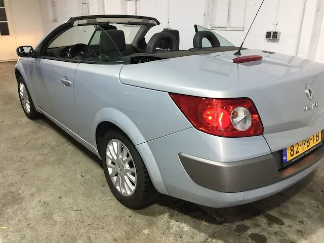 Renault - mégane coupé-cabriolet - 1.6-16v priv.luxe - 82-pb-tb - afbeelding 3 van  22