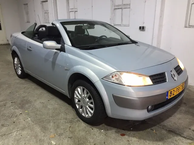 Renault - mégane coupé-cabriolet - 1.6-16v priv.luxe - 82-pb-tb - afbeelding 7 van  22