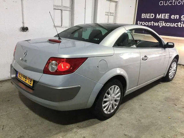 Renault - mégane coupé-cabriolet - 1.6-16v priv.luxe - 82-pb-tb - afbeelding 2 van  22
