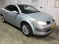 Renault - mégane coupé-cabriolet - 1.6-16v priv.luxe - 82-pb-tb - afbeelding 4 van  22