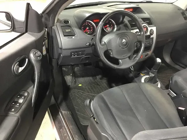Renault - mégane coupé-cabriolet - 1.6-16v priv.luxe - 82-pb-tb - afbeelding 5 van  22