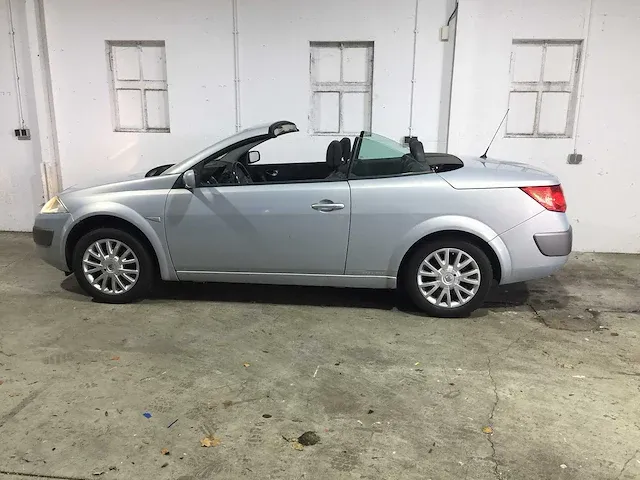 Renault - mégane coupé-cabriolet - 1.6-16v priv.luxe - 82-pb-tb - afbeelding 12 van  22