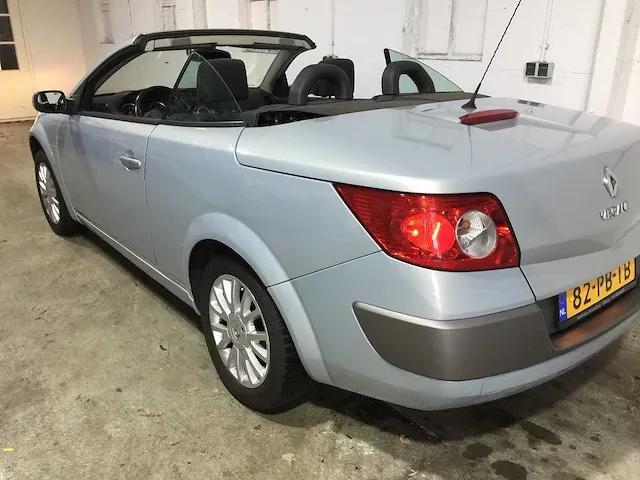 Renault - mégane coupé-cabriolet - 1.6-16v priv.luxe - 82-pb-tb - afbeelding 16 van  22
