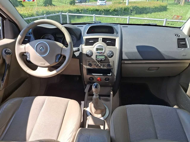 Renault - mégane grand tour - 1.9 dci privilège - 2006 - 131pk - afbeelding 20 van  24