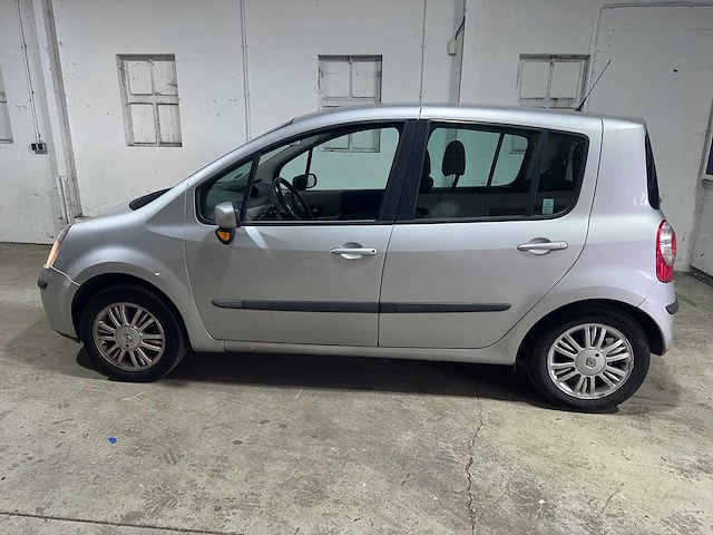 Renault - modus - 1.4-16v dynam.luxe - 28-sz-lt - afbeelding 8 van  15