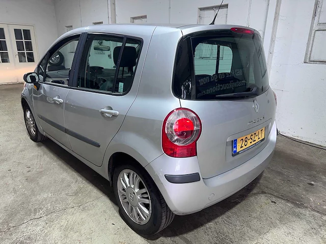 Renault - modus - 1.4-16v dynam.luxe - 28-sz-lt - afbeelding 9 van  15