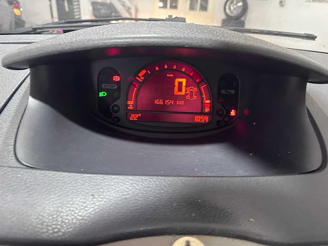 Renault - modus - 1.6-16v priv.luxe - 84-rb-zr - afbeelding 2 van  18