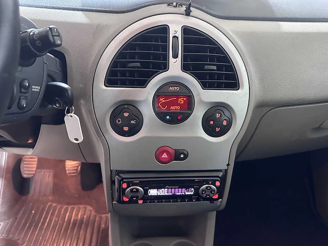 Renault - modus - 1.6-16v priv.luxe - 84-rb-zr - afbeelding 3 van  18