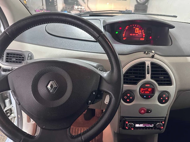 Renault - modus - 1.6-16v priv.luxe - 84-rb-zr - afbeelding 18 van  18