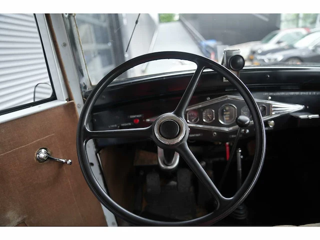 Renault - monaquatre (1933) - afbeelding 13 van  44