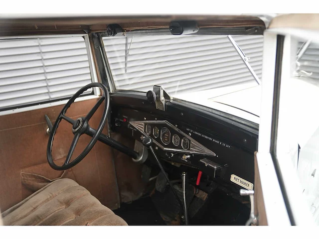 Renault - monaquatre (1933) - afbeelding 43 van  44