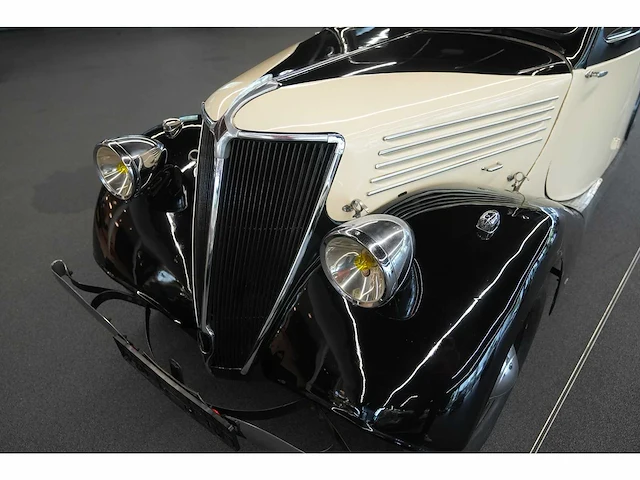 Renault - novaquatre (1938) - afbeelding 7 van  11
