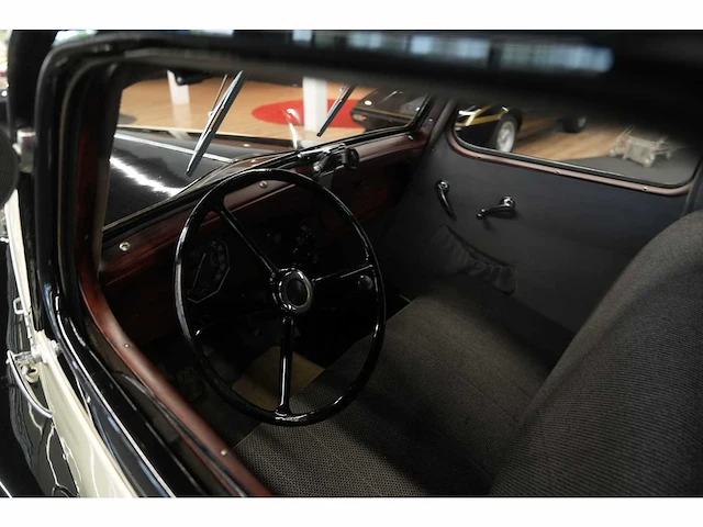 Renault - novaquatre (1938) - afbeelding 8 van  11