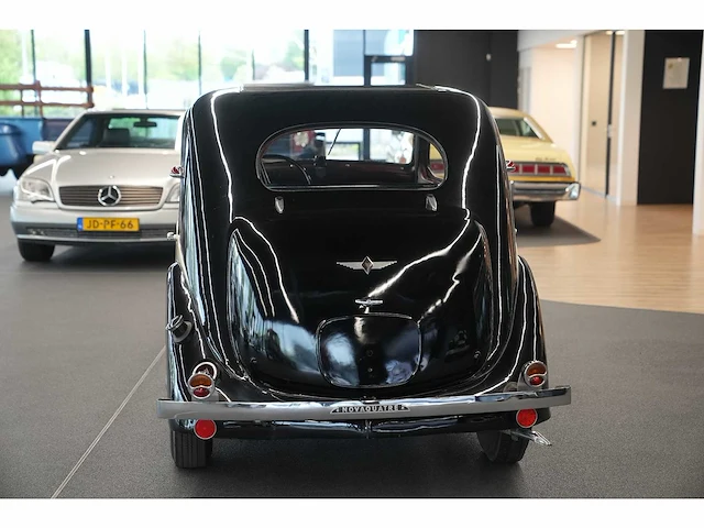 Renault - novaquatre (1938) - afbeelding 11 van  11