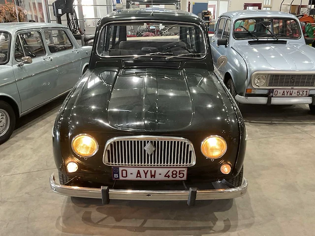 Renault - r4l - parisienne - oldtimer - 1966 - afbeelding 26 van  28