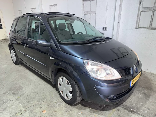 Renault - scénic - 1.6-16v business l. - 02-glz-8 - afbeelding 19 van  21