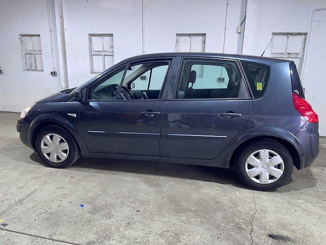 Renault - scénic - 1.6-16v business l. - 38-zh-dj - afbeelding 12 van  19