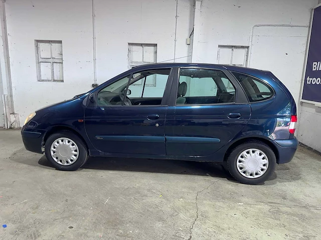 Renault - scénic - 1.6-16v expression automaat- 84-jk-jb - afbeelding 12 van  20