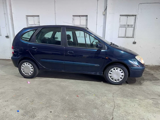 Renault - scénic - 1.6-16v expression automaat- 84-jk-jb - afbeelding 17 van  20