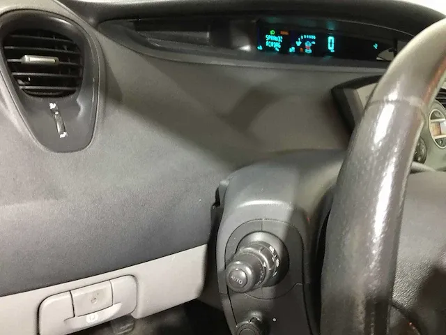 Renault - scénic - 1.6-16v priv. comf. - 92-nz-sh - afbeelding 5 van  22